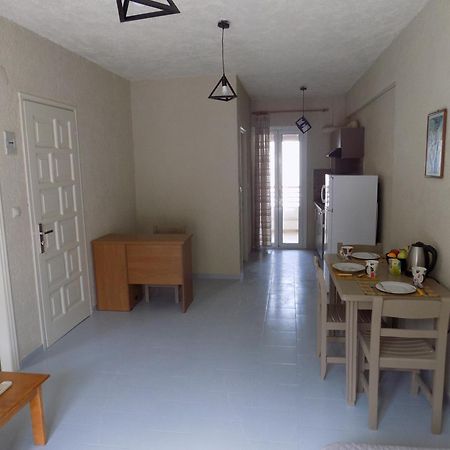 Afrodite Spacious Apartments! Agia Efimia Bagian luar foto