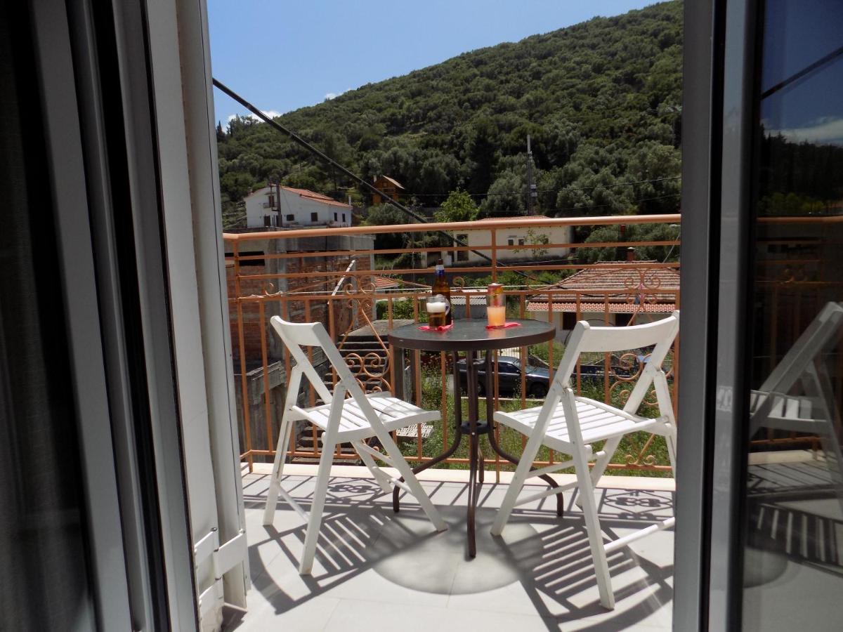 Afrodite Spacious Apartments! Agia Efimia Bagian luar foto