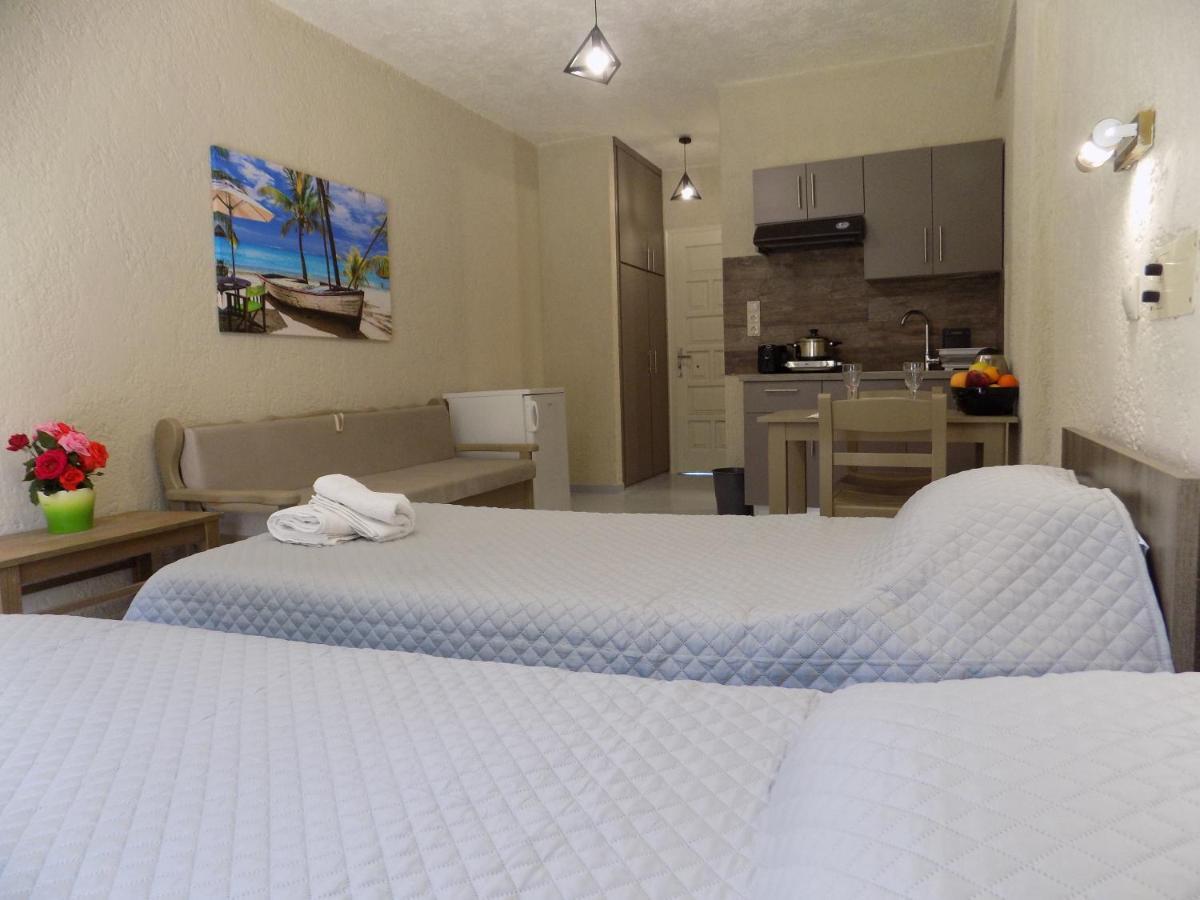 Afrodite Spacious Apartments! Agia Efimia Bagian luar foto